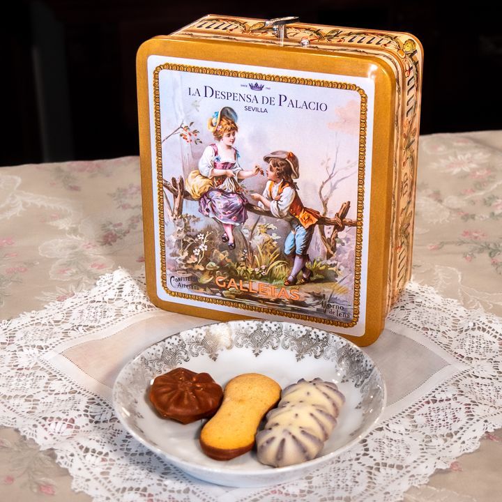 Lata Musical de Galletas con surtido artesanal de chocolate y gianduja